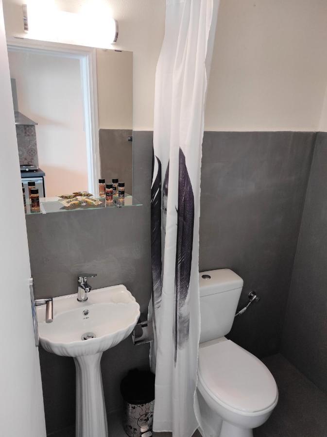 Budget Studio 1 - Sea View - Renovated February 2021 CCharaki Exterior foto