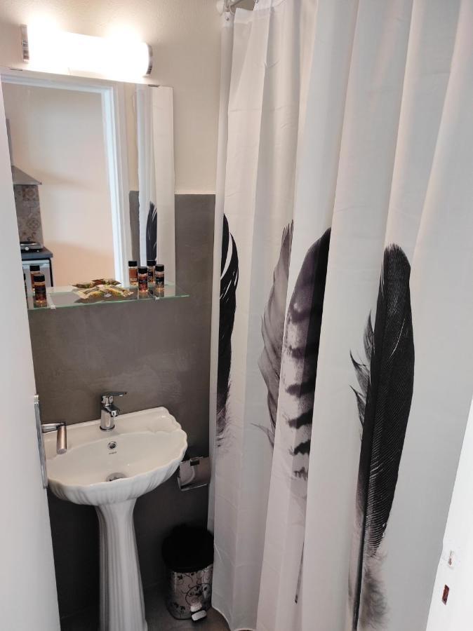 Budget Studio 1 - Sea View - Renovated February 2021 CCharaki Exterior foto