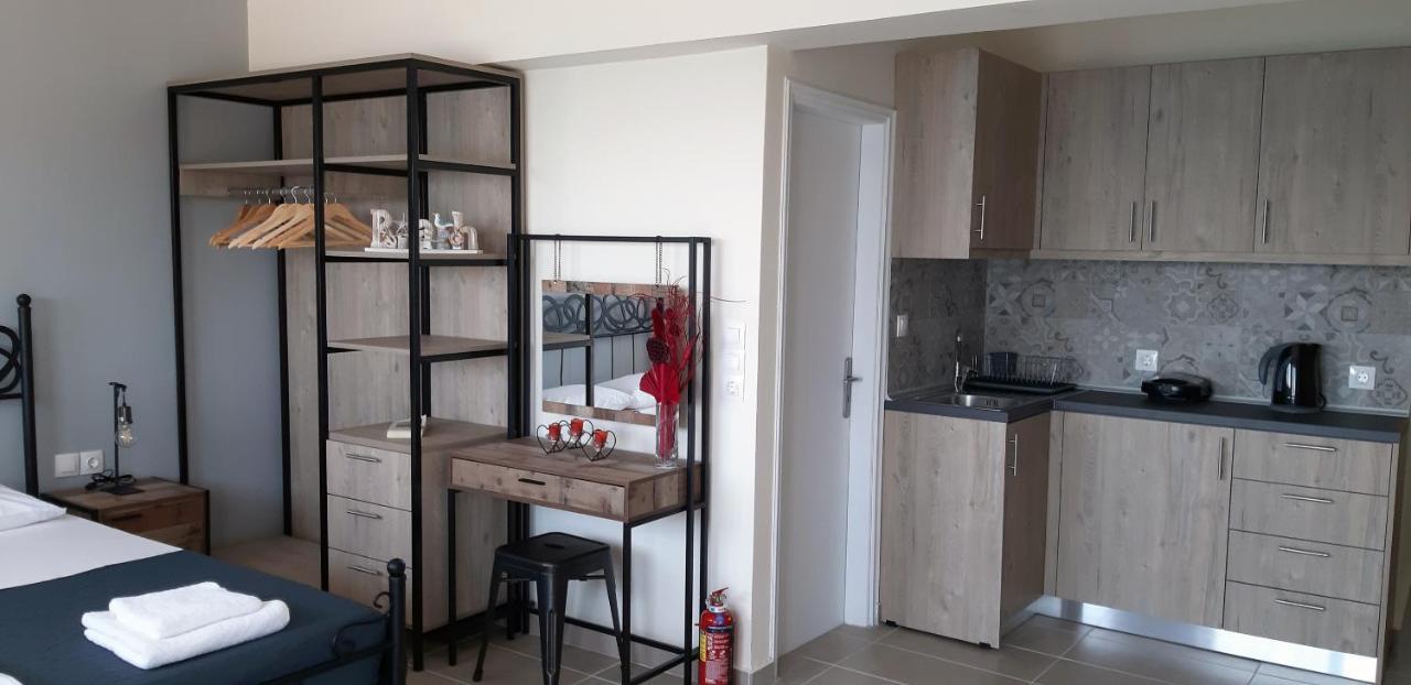 Budget Studio 1 - Sea View - Renovated February 2021 CCharaki Exterior foto