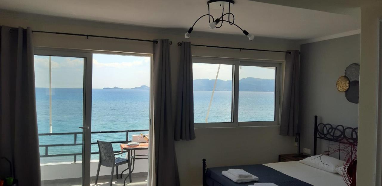 Budget Studio 1 - Sea View - Renovated February 2021 CCharaki Exterior foto