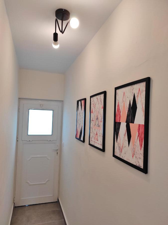 Budget Studio 1 - Sea View - Renovated February 2021 CCharaki Exterior foto